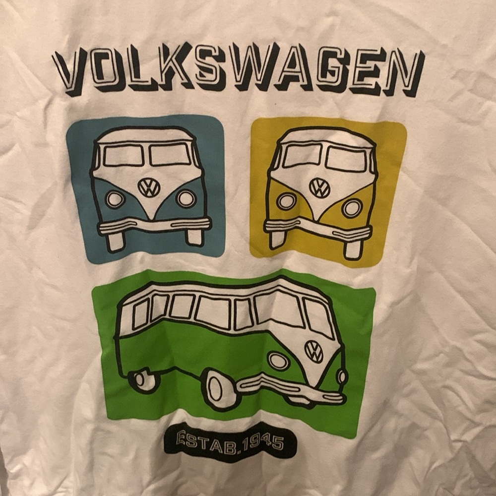 Special Edition Uniqlo Volkswagen Mini Bus White Cotton Tshirt w/awesome print!